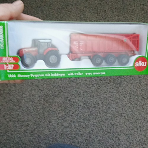 Siku farmer massey - 1:87,